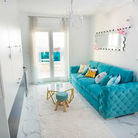 Sea View Luxury Apartman *